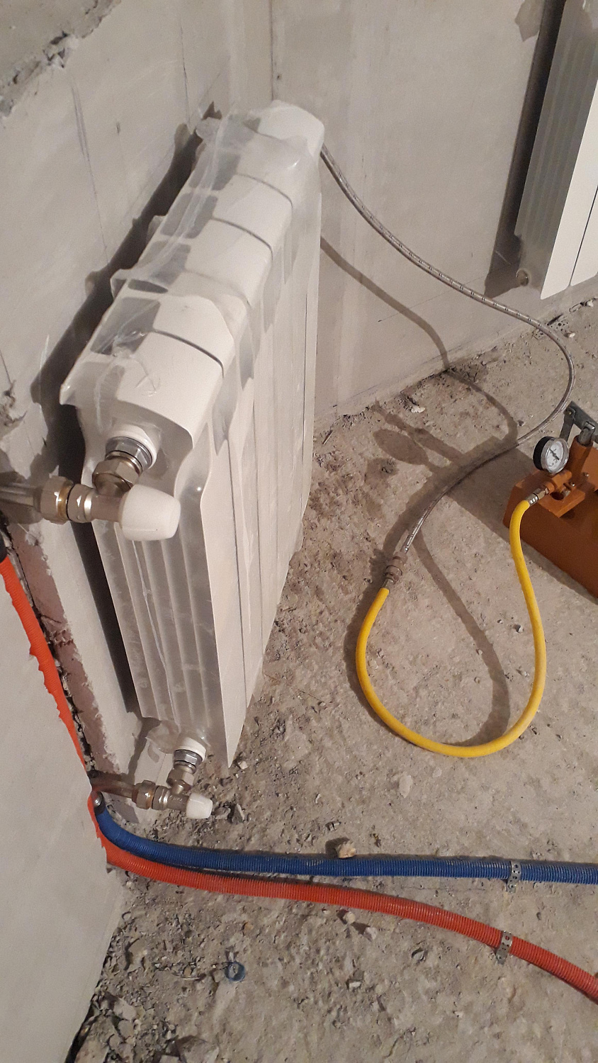 Монтаж труб Рехау