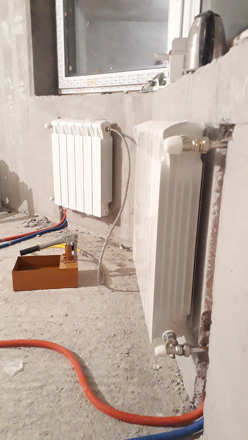 Монтаж труб Рехау