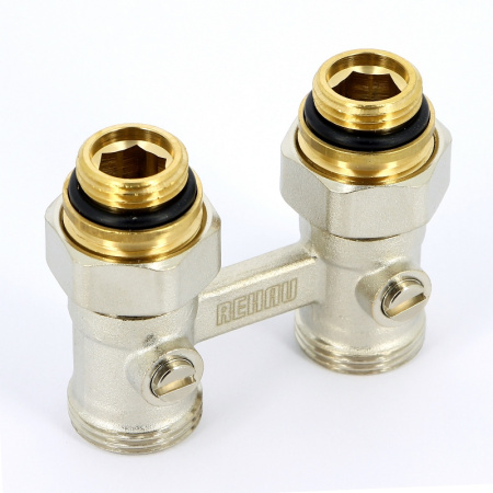 Узел НН с шаровыми кранами, накидными гайками для радиатора с нижней подводкой REHAU 1/2x3/4EK