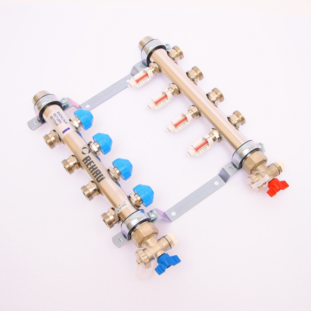 Коллекторная группа из нержавеющей стали с термостатическими вентилями и расходомерами REHAU 1x3/4 4 выхода