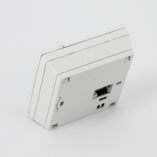 Термостат Salus комнатный беспроводной программ. с дисплеем 4хAАА белый